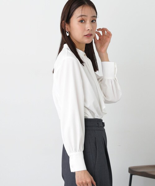 N.(N. Natural Beauty Basic)(エヌエヌナチュラルビューティーベーシック)の「◆フリルタイロングスリーブブラウス(シャツ/ブラウス・レディース・ネイビー/オフホワイト/ブルー/ドット/イエロー・MEDIUM)」の7枚目の写真