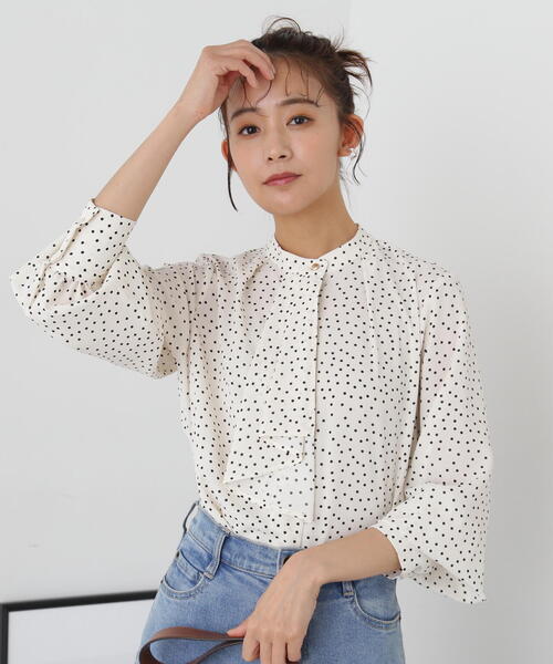 N.(N. Natural Beauty Basic)(エヌエヌナチュラルビューティーベーシック)の「◆フリルタイロングスリーブブラウス(シャツ/ブラウス・レディース・ネイビー/オフホワイト/ブルー/ドット/イエロー・MEDIUM)」の9枚目の写真