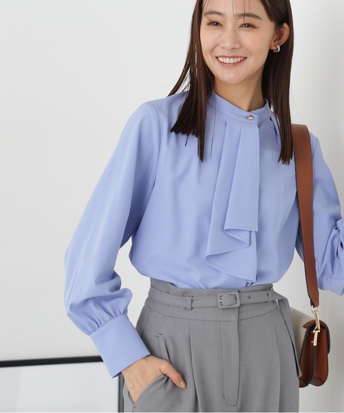 N.(N. Natural Beauty Basic)(エヌエヌナチュラルビューティーベーシック)の「◆フリルタイロングスリーブブラウス(シャツ/ブラウス・レディース・ネイビー/オフホワイト/ブルー/ドット/イエロー・MEDIUM)」の4枚目の写真