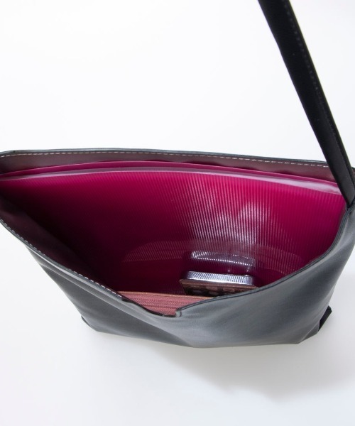 kakatoo（カカトゥ）の「カカトゥ kakatoo / フリーショルダートールバッグ（トートバッグ・レディース・ブラック/アイボリー・FREE）」の16枚目の写真