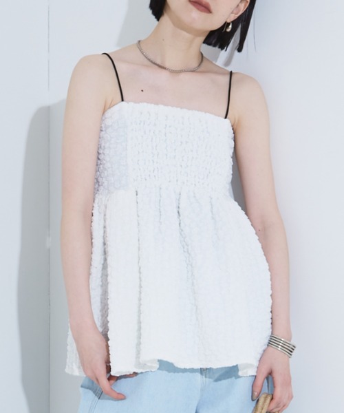 NOMINE(ノミネ)の「ふくれ ジャガード ビスチェ キャミソール(キャミソール・レディース・ホワイト/ボルドー/ブラック・フリー)」の1枚目の写真