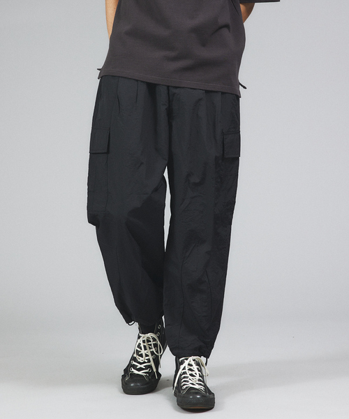 ABAHOUSE(アバハウス)の「2WAY NYLON EASY CARGO PANT / 裏メッシュバルーンカーゴパンツ(カーゴパンツ・メンズ・グレー/ブラック/カーキ・M/L/XL)」の2枚目の写真