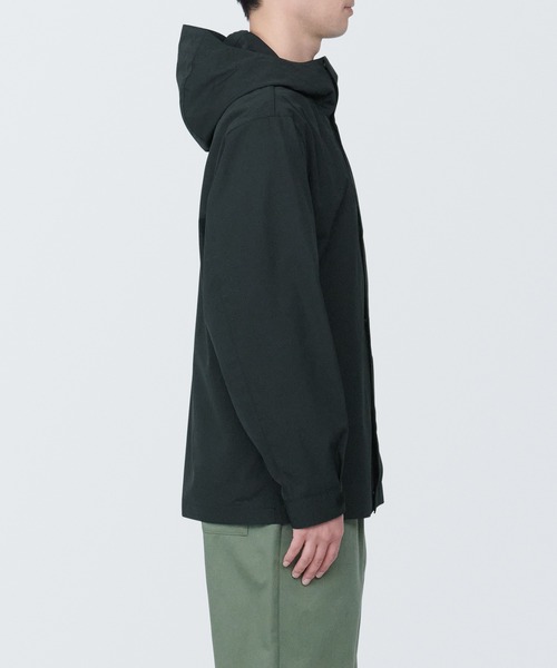 無印良品(ムジルシリョウヒン)の「紳士 撥水マウンテンパーカー(マウンテンパーカー・メンズ・ブラック・XL/L)」の3枚目の写真