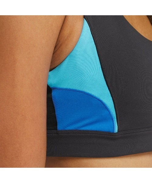 Reebok（リーボック）の「ラックス レーサーバック カラーブロック ブラトップ / LUX RACER BRA - CB（スポーツブラ・レディース・ライトブルー/ブラック/ベージュ・XX-LARGE/X-LARGE/LARGE/MEDIUM/SMALL/X-SMALL）」の6枚目の写真