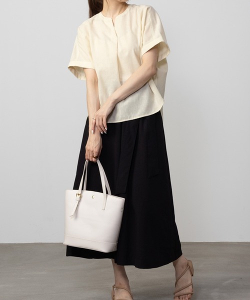 HusHusH（ハッシュアッシュ）の「HusHusH ハッシュアッシュ リネン混スキッパーシャツ（シャツ/ブラウス・レディース・ホワイト/ライトイエロー/ネイビー・L/M/S）」の8枚目の写真