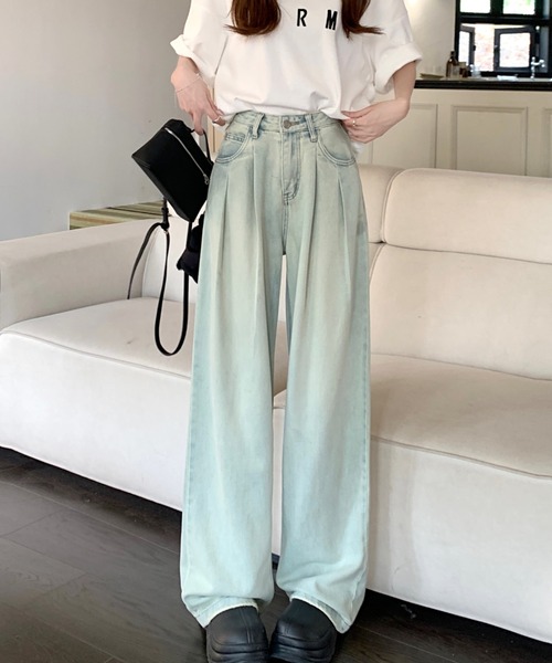 FREE STYLISTS(フリー スタイリスト)の「YUGA_YGMC ハイウエスト タックワイドレングスデニムパンツ(デニムパンツ・レディース・ブルー/ライトブルー/ホワイト・L/XL/S/M)」の1枚目の写真