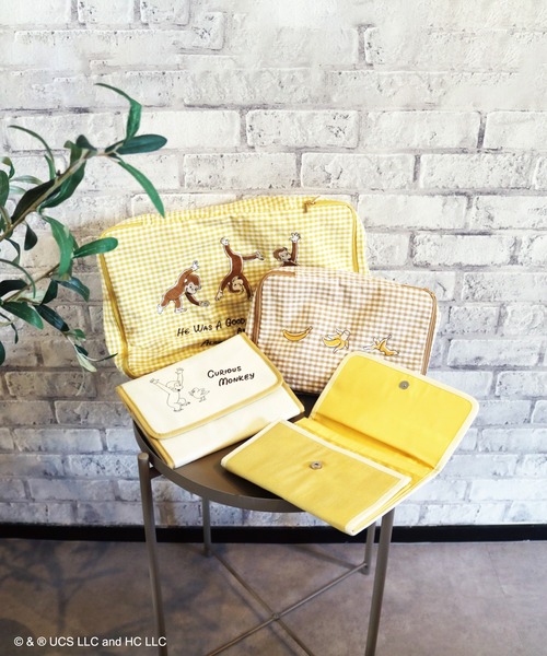ACCOMMODE（アコモデ）の「【365Curious 】おさるのジョージ　Famtime収納ケースセット（トラベルグッズ・レディース・ベージュ系・FREE）」の2枚目の写真