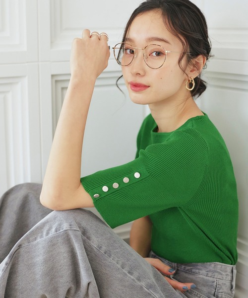 RUIRUE BOUTIQUE(ルイルエブティック)の「洗える UVカット | 選べるデザインボタンハーフスリーブリブサマーニット半袖 | ボートネック トップス リブニット ベーシック シンプル メタルボタン パールボタン(ニット/セーター・レディース・ネイビー/ブルー系1/ブラウン/グリーン/ブラック系1/アイボリー系1/ブラック/ライトグレー系1・M/L)」の6枚目の写真