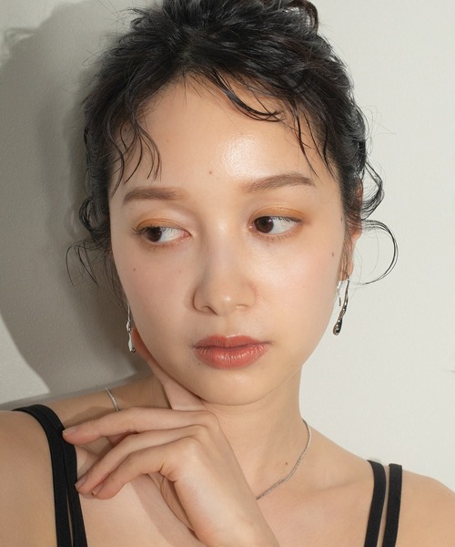 voov（ブーブ）の「ニュアンス ライン フック ピアス（ピアス（両耳用）・レディース・シルバー/ゴールド・フリー）」の9枚目の写真