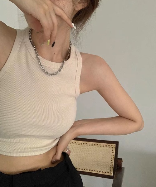 .KOM(ドットコム)の「A'GEM/9 × .kom 『.KOM/ドットケーオーエム』 クロップタンクトップ(タンクトップ・レディース・ホワイト/ブラック/ベージュ・FREE)」の13枚目の写真