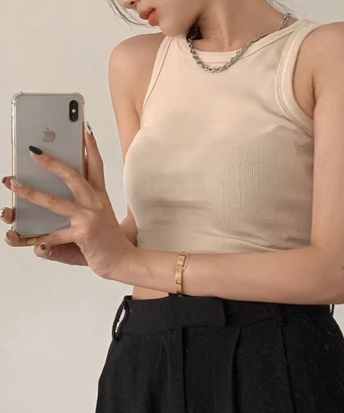 .KOM(ドットコム)の「A'GEM/9 × .kom 『.KOM/ドットケーオーエム』 クロップタンクトップ(タンクトップ・レディース・ホワイト/ブラック/ベージュ・FREE)」の14枚目の写真