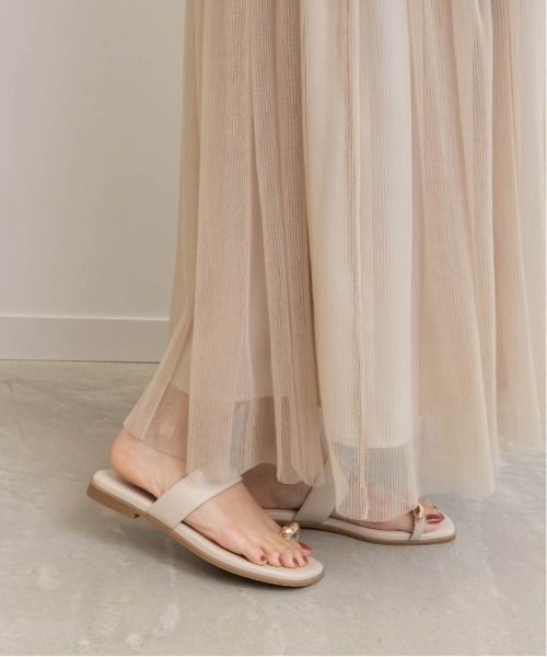 RANDA(ランダ)の「サムリングゴールドパーツ トングサンダル(サンダル・レディース・ブラウン/アイボリー/ブラック・S/M/L/LL)」の10枚目の写真