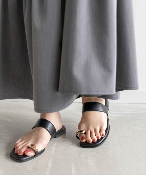 RANDA(ランダ)の「サムリングゴールドパーツ トングサンダル(サンダル・レディース・ブラウン/アイボリー/ブラック・S/M/L/LL)」の16枚目の写真