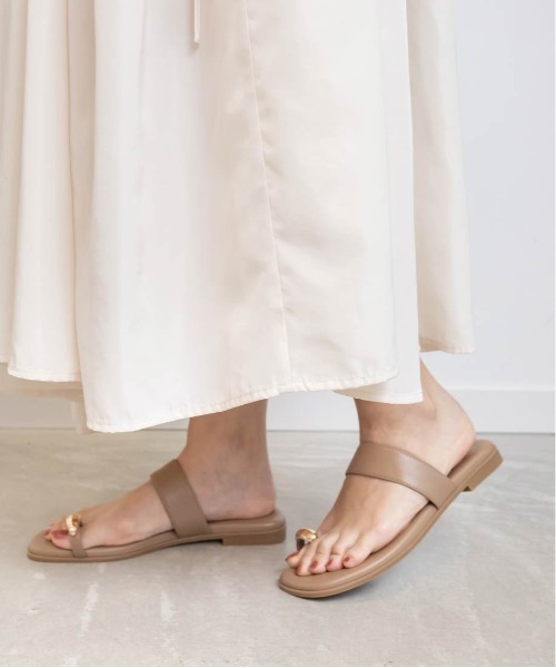 RANDA(ランダ)の「サムリングゴールドパーツ トングサンダル(サンダル・レディース・ブラウン/アイボリー/ブラック・S/M/L/LL)」の19枚目の写真