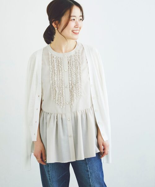 le.coeur blanc（ルクールブラン）の「フロントフリルペプラムブラウス（シャツ/ブラウス・レディース・アイボリー/ブラック・38）」の18枚目の写真