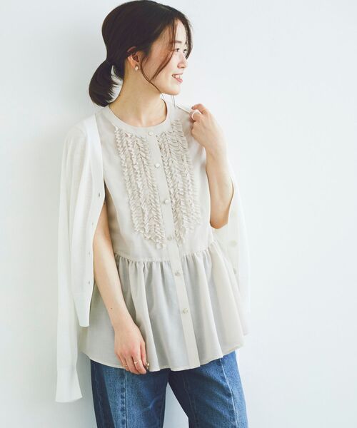 le.coeur blanc（ルクールブラン）の「フロントフリルペプラムブラウス（シャツ/ブラウス・レディース・アイボリー/ブラック・38）」の16枚目の写真