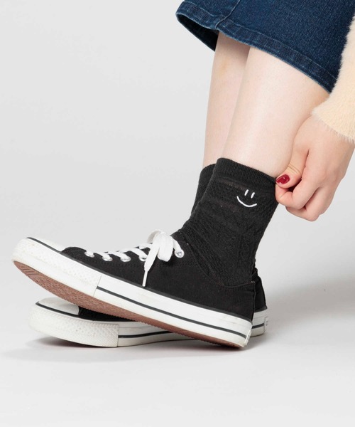 Right-on（ライトオン）の「【BASIC SOCKS】スマイルフロート ソックス（ソックス/靴下・レディース・ブラウン/ブラック・フリー）」の3枚目の写真