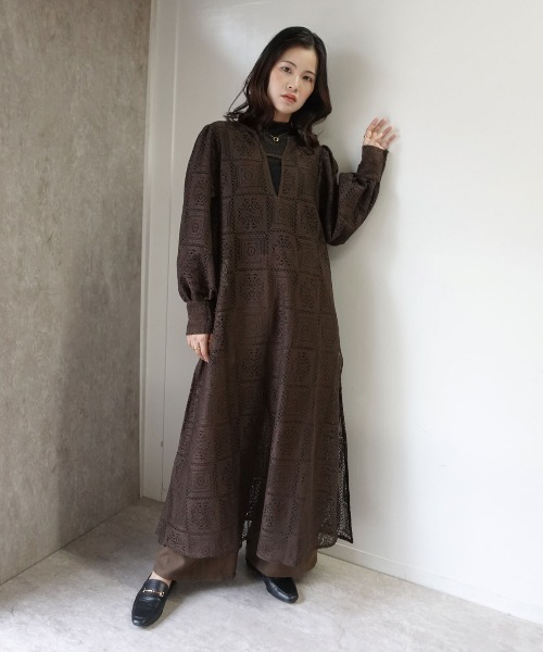 ブロックレースボリュームスリーブスリットワンピース