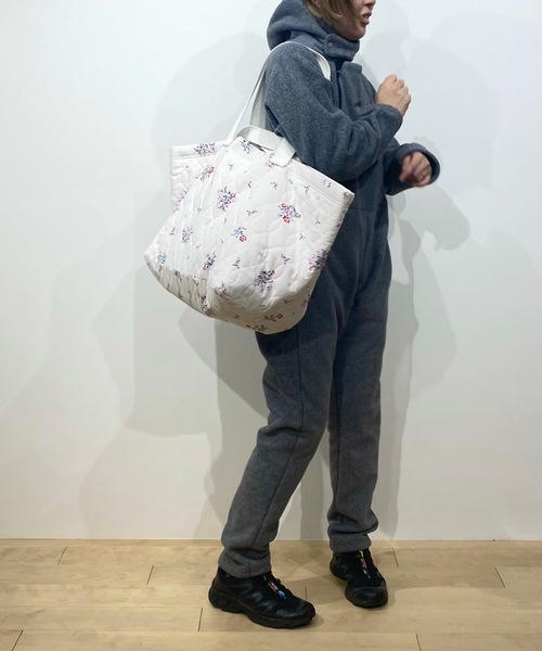 HOLIDAY（ホリデイ）の「FLOWER QUILTING BIG BAG フラワー