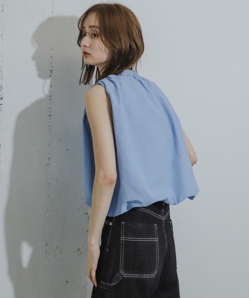 HEYUMM（ヘユム）の「バルーンノースリーブシャツ（シャツ/ブラウス・レディース・ライトブルー/オフホワイト/ブラック・ONE）」の5枚目の写真