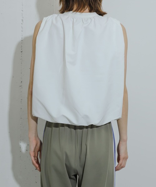 HEYUMM（ヘユム）の「バルーンノースリーブシャツ（シャツ/ブラウス・レディース・ライトブルー/オフホワイト/ブラック・ONE）」の11枚目の写真