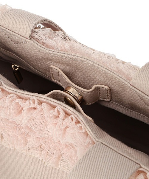 an another angelus（アンアナザーアンジェラス）の「ボリュームチュールフリルキャンバストート/ananotherangelus（トートバッグ・レディース・レッド/ピンクベージュ/グレー・FREE）」の18枚目の写真