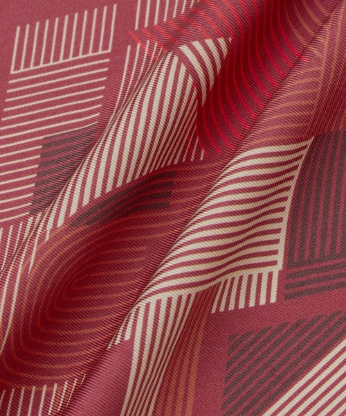 ROPE'（ロペ）の「RモノグラムシルクスカーフS（バンダナ/スカーフ・レディース・ベージュ/レッド/ブルー系その他4・FREE）」の4枚目の写真