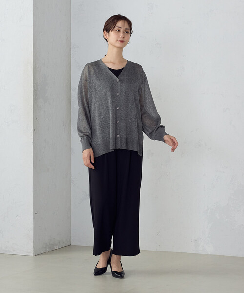 COMME CA ISM(コムサイズム)の「シアーVネック カーディガン(カーディガン/ボレロ・レディース・ブラック/チャコール・FREE)」の15枚目の写真