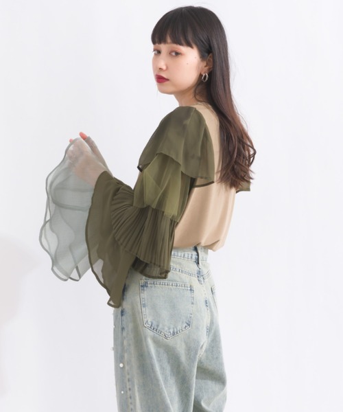 terrace(テラス)の「フリルティアードスリーブトップ(Tシャツ/カットソー・レディース・オフホワイト/グレー/ブラック/カーキ・MEDIUM)」の4枚目の写真