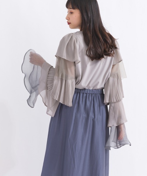 terrace(テラス)の「フリルティアードスリーブトップ(Tシャツ/カットソー・レディース・オフホワイト/グレー/ブラック/カーキ・MEDIUM)」の17枚目の写真
