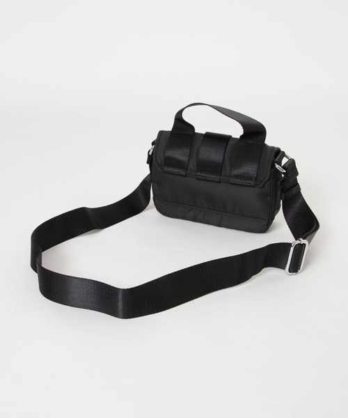 GANNI（ガニー）の「GANNI　Recycled Tech MiniSatchel（ショルダーバッグ・レディース・ブラック・-）」の3枚目の写真