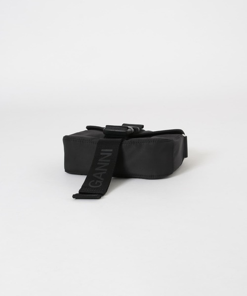 GANNI（ガニー）の「GANNI　Recycled Tech MiniSatchel（ショルダーバッグ・レディース・ブラック・-）」の2枚目の写真