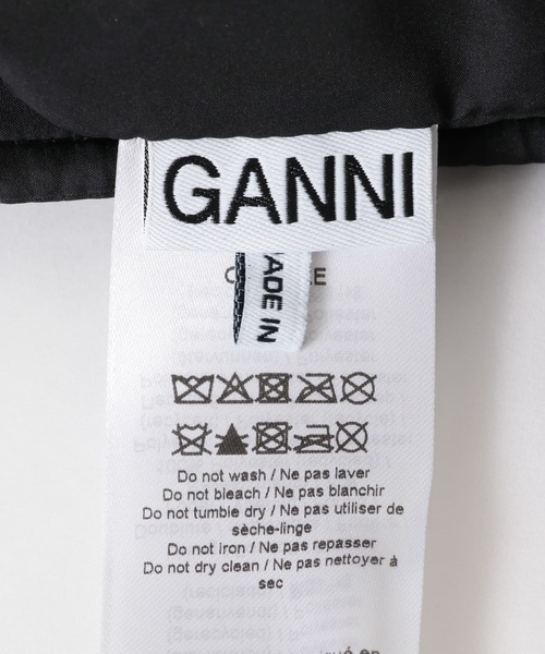 GANNI（ガニー）の「GANNI　Recycled Tech MiniSatchel（ショルダーバッグ・レディース・ブラック・-）」の8枚目の写真