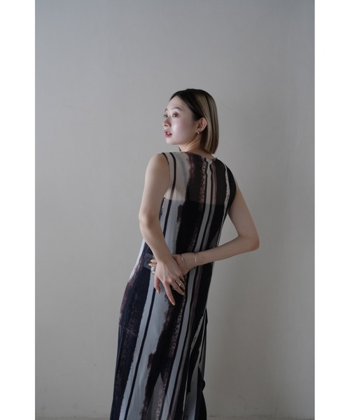 Uenui（ウニュイ）の「マーブル シアー ワンピース 総柄（ワンピース・レディース・ブラウン/グレー・FREE）」の11枚目の写真