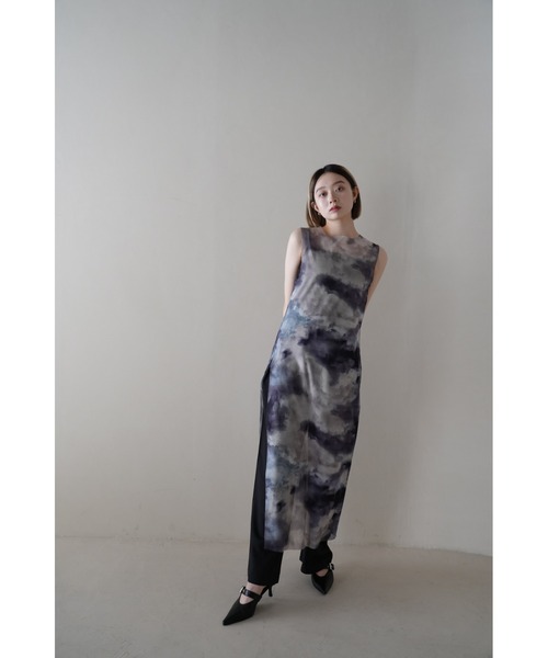 Uenui（ウニュイ）の「マーブル シアー ワンピース 総柄（ワンピース・レディース・ブラウン/グレー・FREE）」の3枚目の写真