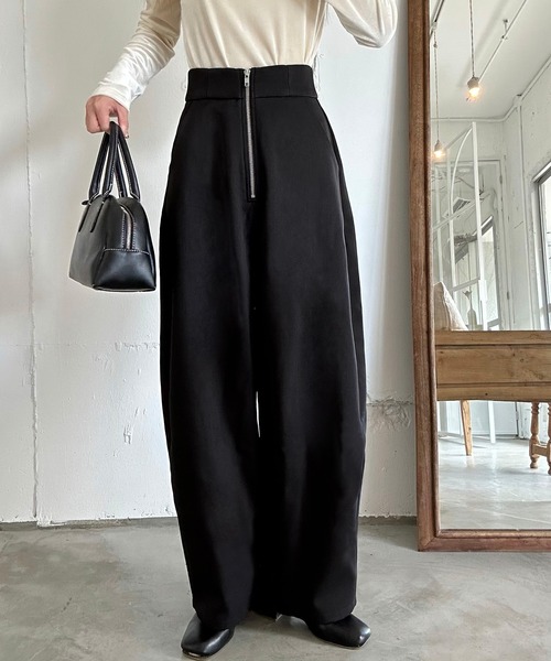 LAUIR（ラウアー）の「裏起毛ハイウエストジップカーブパンツ[高身長