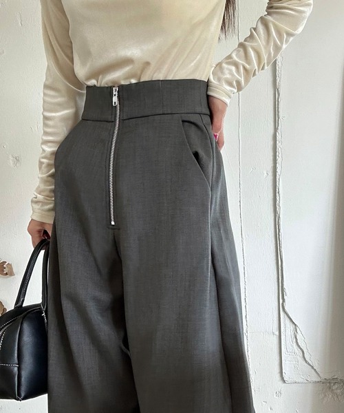 LAUIR（ラウアー）の「裏起毛ハイウエストジップカーブパンツ[高身長サイズMT有り]（スラックス・レディース・ブラック/チャコール/アイボリー・MEDIUM/MT/LARGE）」の12枚目の写真