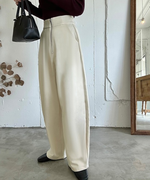 LAUIR（ラウアー）の「裏起毛ハイウエストジップカーブパンツ[高身長サイズMT有り]（スラックス・レディース・ブラック/チャコール/アイボリー・MEDIUM/MT/LARGE）」の16枚目の写真