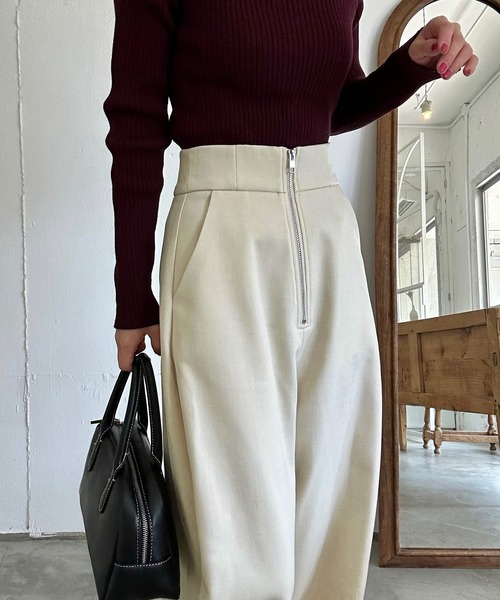 LAUIR（ラウアー）の「裏起毛ハイウエストジップカーブパンツ[高身長サイズMT有り]（スラックス・レディース・ブラック/チャコール/アイボリー・MEDIUM/MT/LARGE）」の17枚目の写真