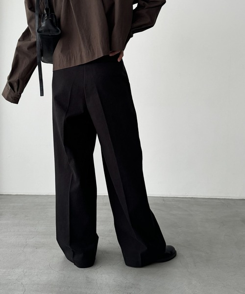 CANAL JEAN(キャナルジーン)の「El mar コットンタックストレートパンツ(その他パンツ・レディース・アイボリー/ブラック・SMALL/MEDIUM)」の7枚目の写真