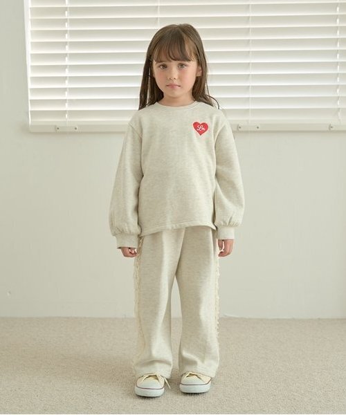 Lycee mine（リセマイン）の「【毛玉バイバイ裏起毛裏毛】サイドフリルワイドシルエットスウェットパンツ（その他パンツ・キッズ・フューシャピンク/ブルーグレー/シルバーグレー/オートミール/チャコール・100cm/110cm/120cm/130cm/140cm）」の12枚目の写真