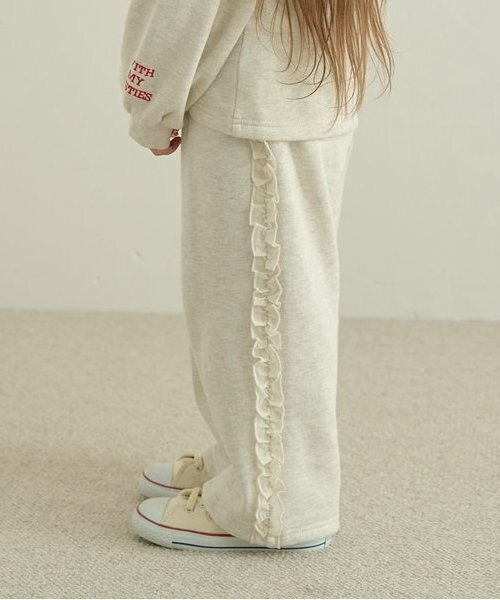 Lycee mine（リセマイン）の「【毛玉バイバイ裏起毛裏毛】サイドフリルワイドシルエットスウェットパンツ（その他パンツ・キッズ・フューシャピンク/ブルーグレー/シルバーグレー/オートミール/チャコール・100cm/110cm/120cm/130cm/140cm）」の13枚目の写真
