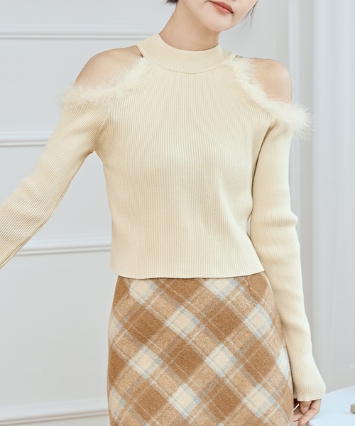 Lace Ladies(レースレディース)の「プチハイネック ファー カットアウト ニット プルオーバー(ニット/セーター・レディース・ベージュ/ホワイト/ブラック・FREE)」の10枚目の写真