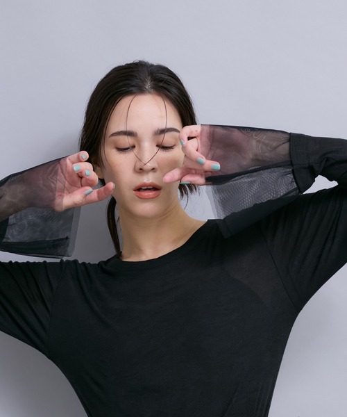 le cercle ADAM ET ROPE'(ルセルクルアダムエロペ)の「袖チュールカットソー(Tシャツ/カットソー・レディース・グリーン系その他2/ブラック/ホワイト・FREE)」の13枚目の写真