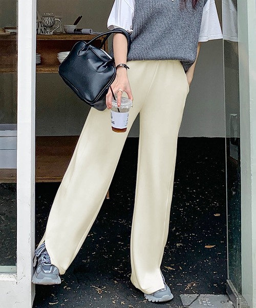 OSYAREVO(オシャレボ)の「スリット スウェット パンツ(スウェットパンツ・レディース・ベージュ/ネイビー/ブラック/オフホワイト・MEDIUM/LARGE/X-LARGE)」の6枚目の写真