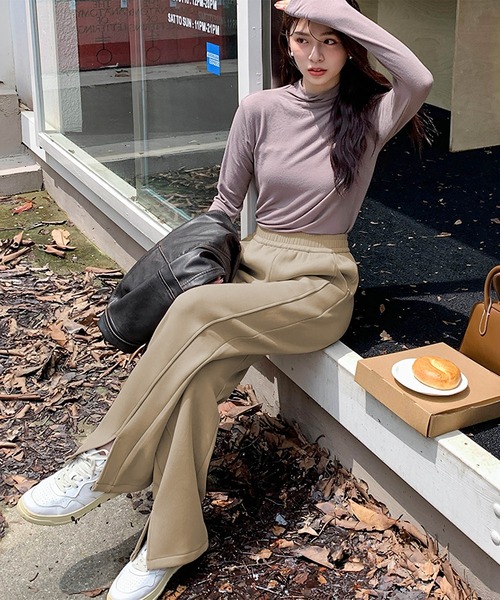 OSYAREVO(オシャレボ)の「スリット スウェット パンツ(スウェットパンツ・レディース・ベージュ/ネイビー/ブラック/オフホワイト・MEDIUM/LARGE/X-LARGE)」の10枚目の写真