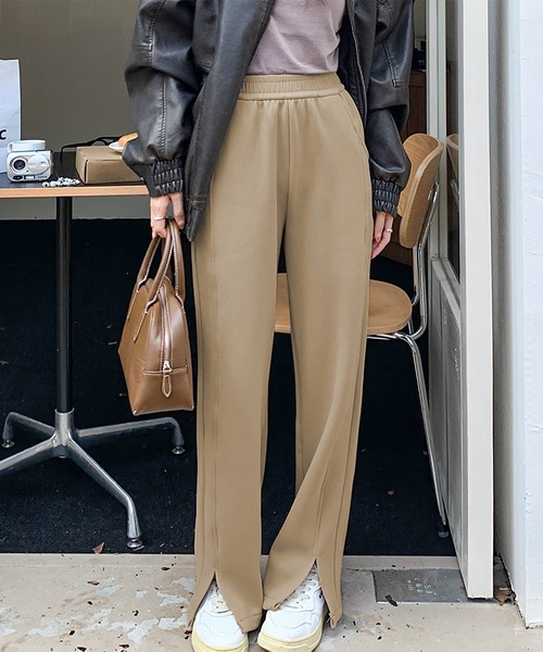 OSYAREVO(オシャレボ)の「スリット スウェット パンツ(スウェットパンツ・レディース・ベージュ/ネイビー/ブラック/オフホワイト・MEDIUM/LARGE/X-LARGE)」の8枚目の写真