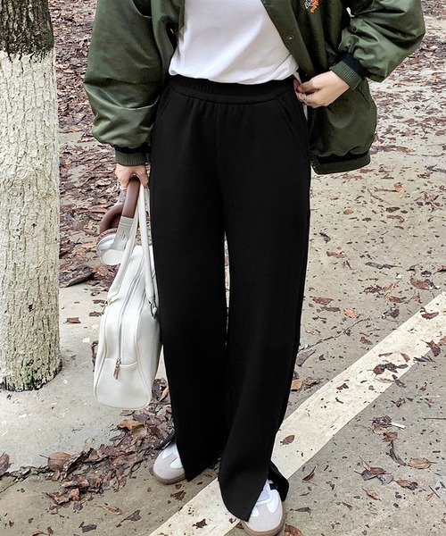 OSYAREVO(オシャレボ)の「スリット スウェット パンツ(スウェットパンツ・レディース・ベージュ/ネイビー/ブラック/オフホワイト・MEDIUM/LARGE/X-LARGE)」の12枚目の写真