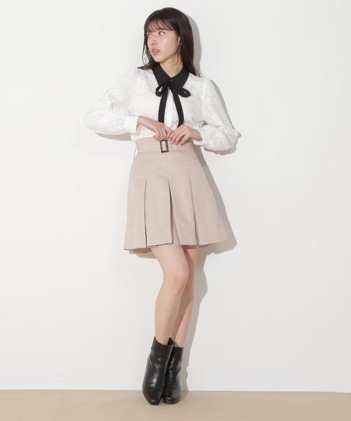 JILL by JILL STUART（ジルバイジルスチュアート）の「リボンタイレースブラウス（シャツ/ブラウス・レディース・ホワイト/ブルー・FREE）」の15枚目の写真