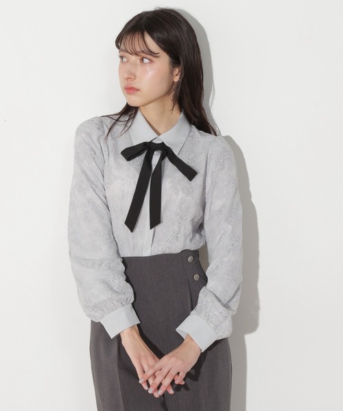 JILL by JILL STUART（ジルバイジルスチュアート）の「リボンタイレースブラウス（シャツ/ブラウス・レディース・ホワイト/ブルー・FREE）」の3枚目の写真